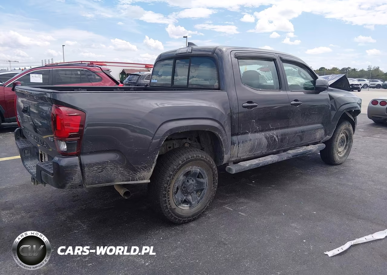 2018 Toyota Tacoma Sr V6 VIN:3TMCZ5AN1JM132628 - 4