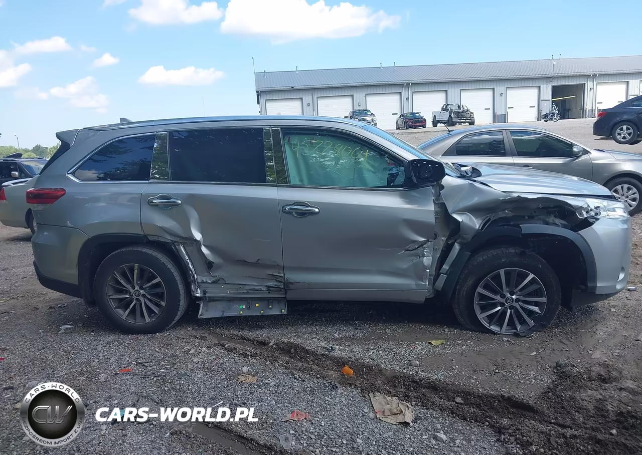 2018 Toyota Highlander Xle VIN:5TDJZRFH1JS850827 - 13
