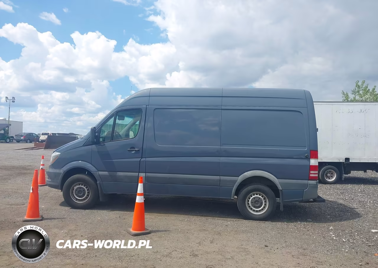 2018 Mercedes-Benz Sprinter 2500 Standard Roof V6 VIN:WD3PE7CD7JP628518 - 14