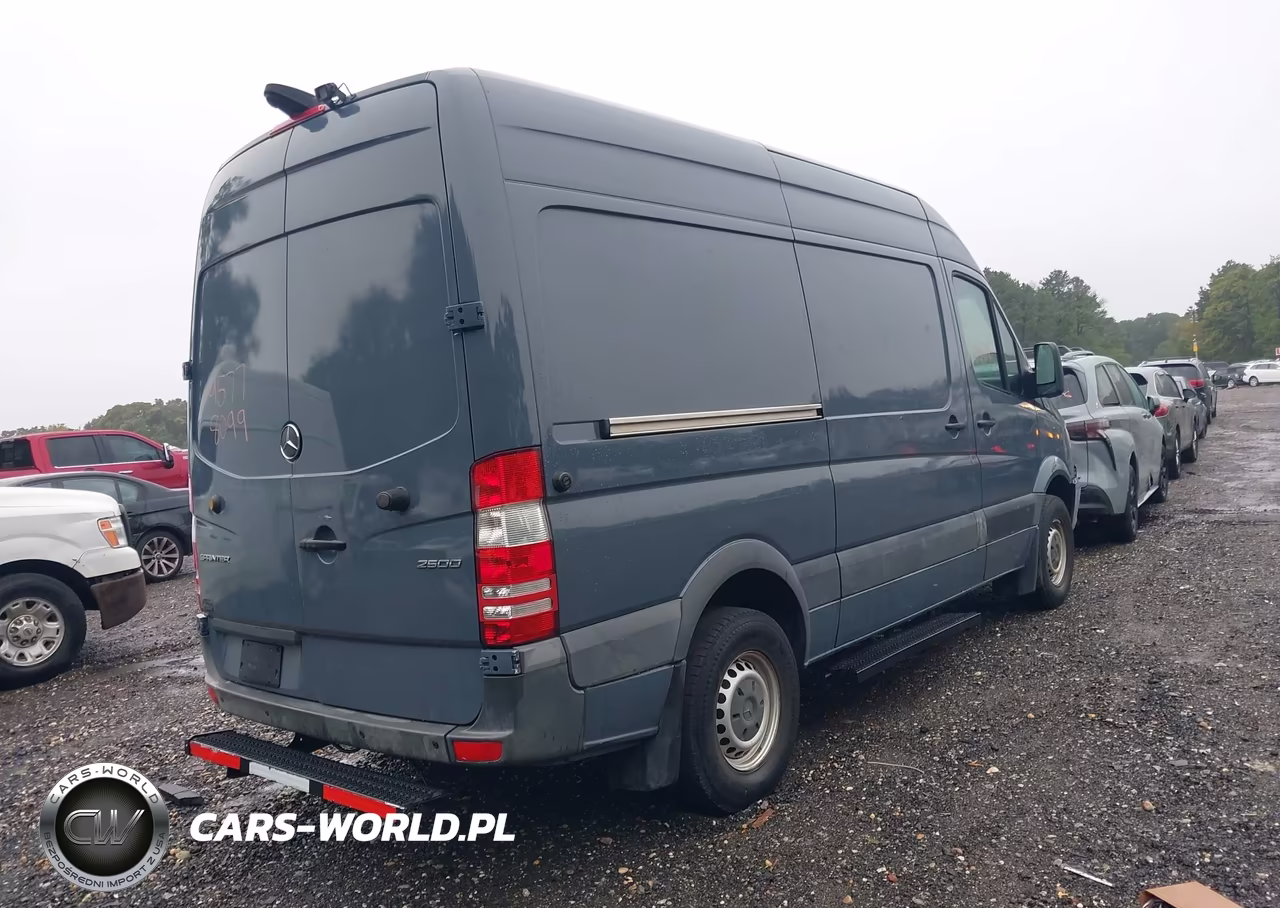 2018 Mercedes-Benz Sprinter 2500 Standard Roof V6 VIN:WD3PE7CD7JP628518 - 4