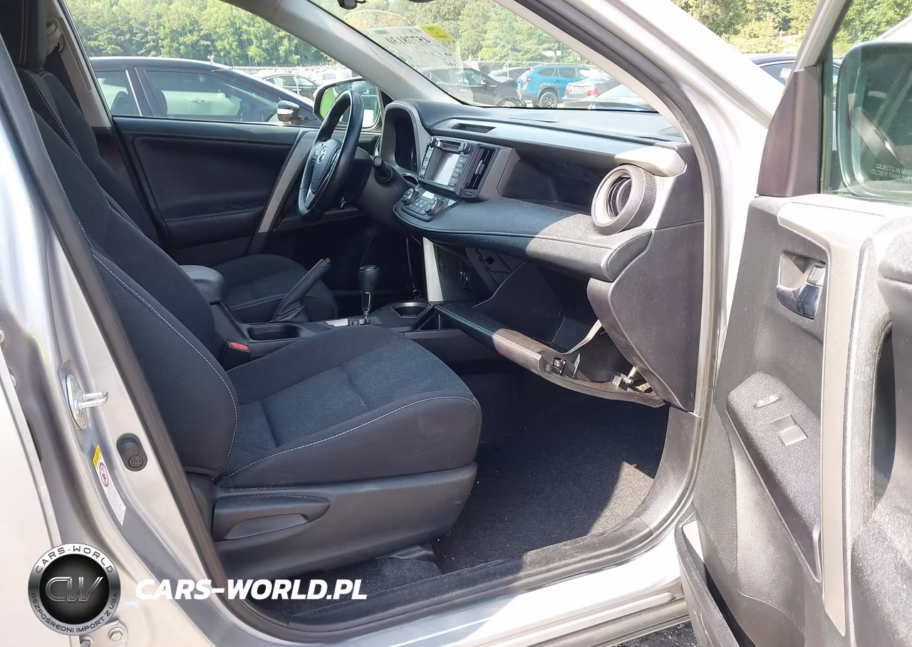 2018 Toyota Rav4 Xle VIN:2T3WFREV7JW446063 - 5
