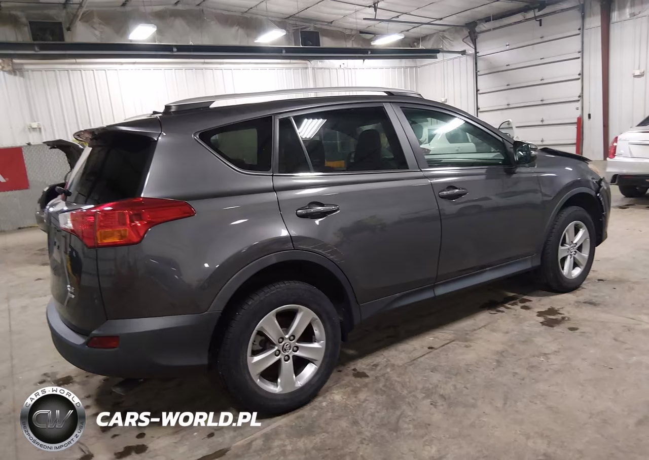 2015 Toyota Rav4 Xle VIN:2T3RFREV9FW370494 - 4