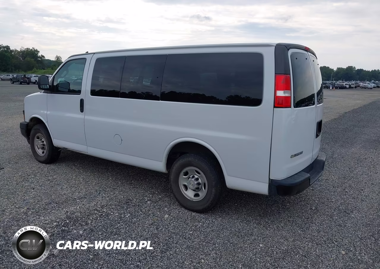 2020 Chevrolet Express Passenger Rwd 2500 Regular Wheelbase Ls VIN:1GAWGEFPXL1233611 - 3