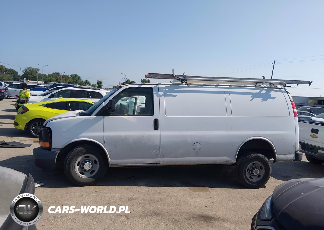 2015 Chevrolet Express 2500 Work Van VIN:1GCWGFCF3F1172874 - 13