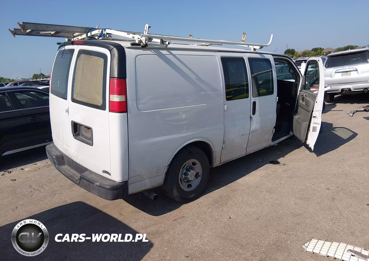 2015 Chevrolet Express 2500 Work Van VIN:1GCWGFCF3F1172874 - 4