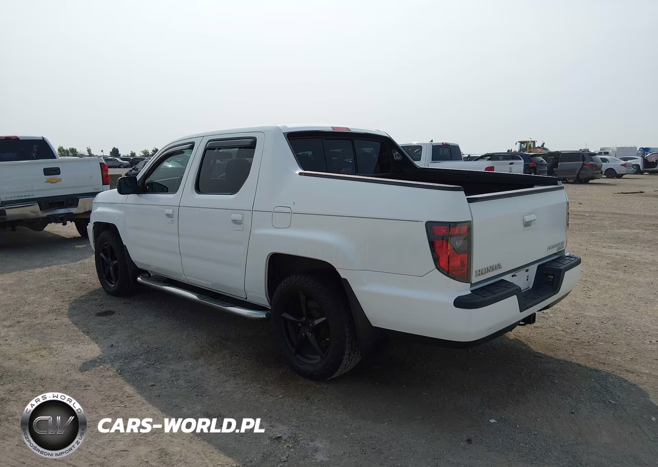 2014 Honda Ridgeline Sport VIN:5FPYK1F70EB003326 - 3