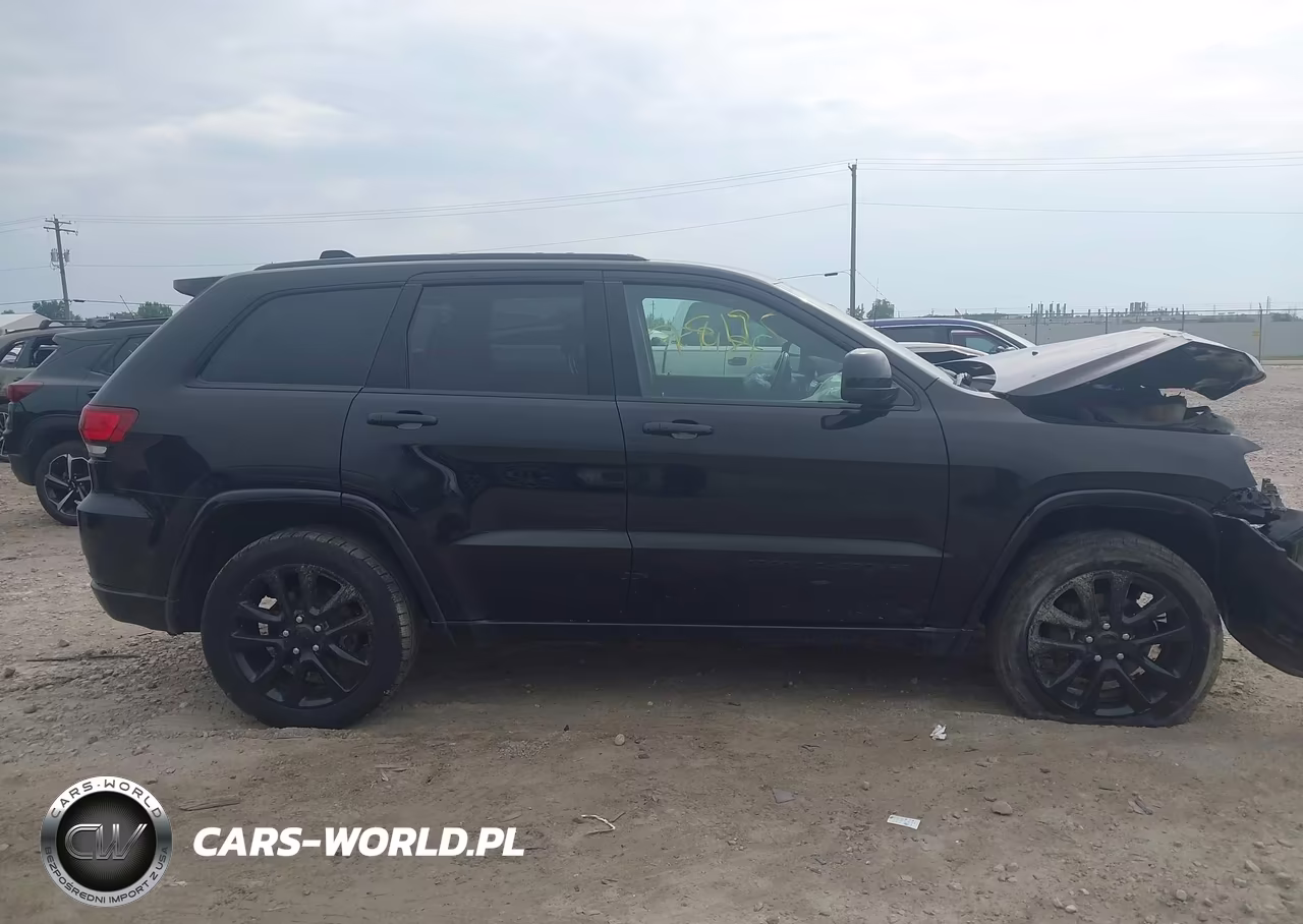 2020 Jeep Grand Cherokee Altitude 4X4 VIN:1C4RJFAG5LC104392 - 13