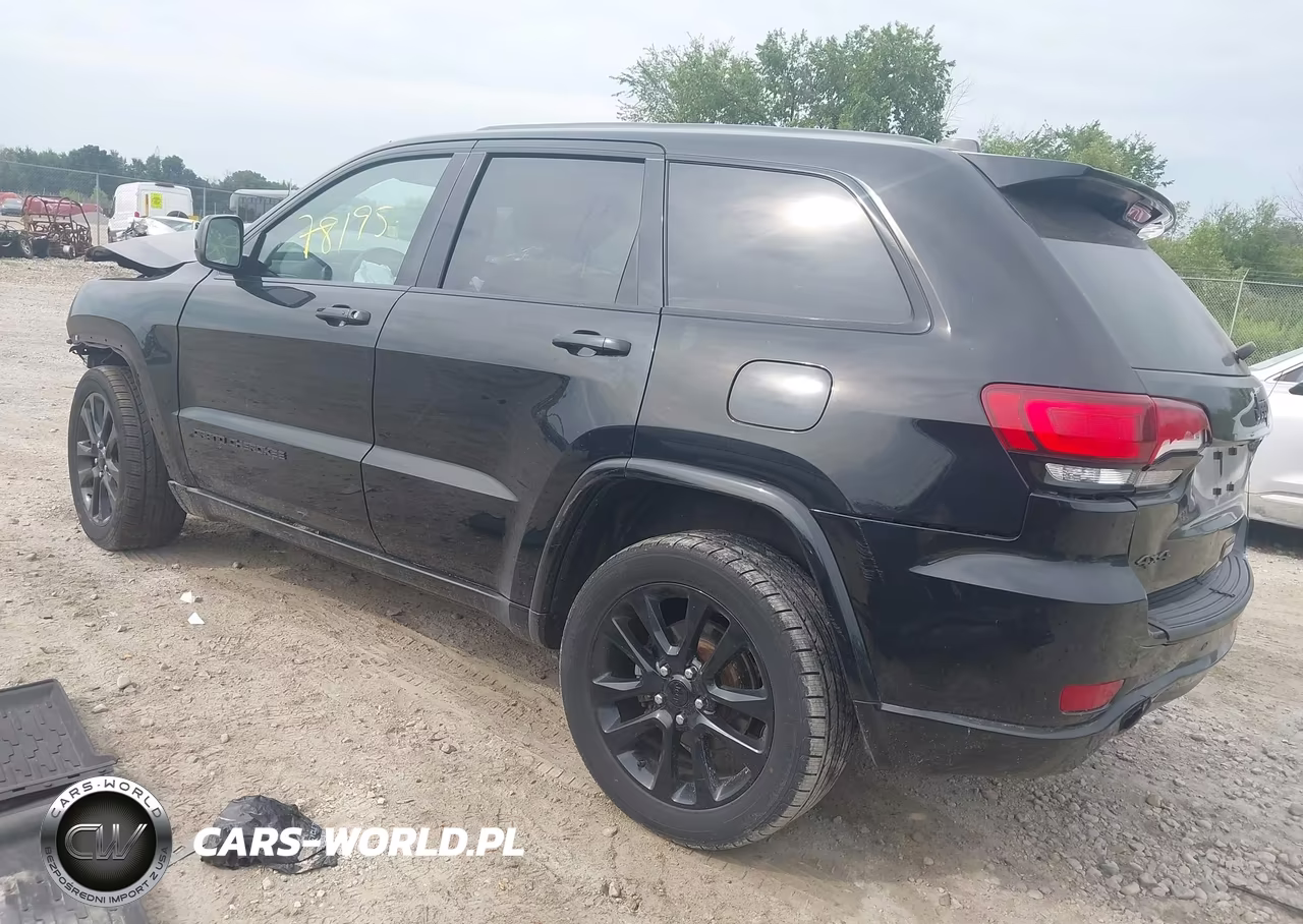 2020 Jeep Grand Cherokee Altitude 4X4 VIN:1C4RJFAG5LC104392 - 3