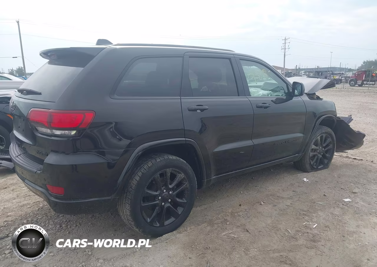 2020 Jeep Grand Cherokee Altitude 4X4 VIN:1C4RJFAG5LC104392 - 4