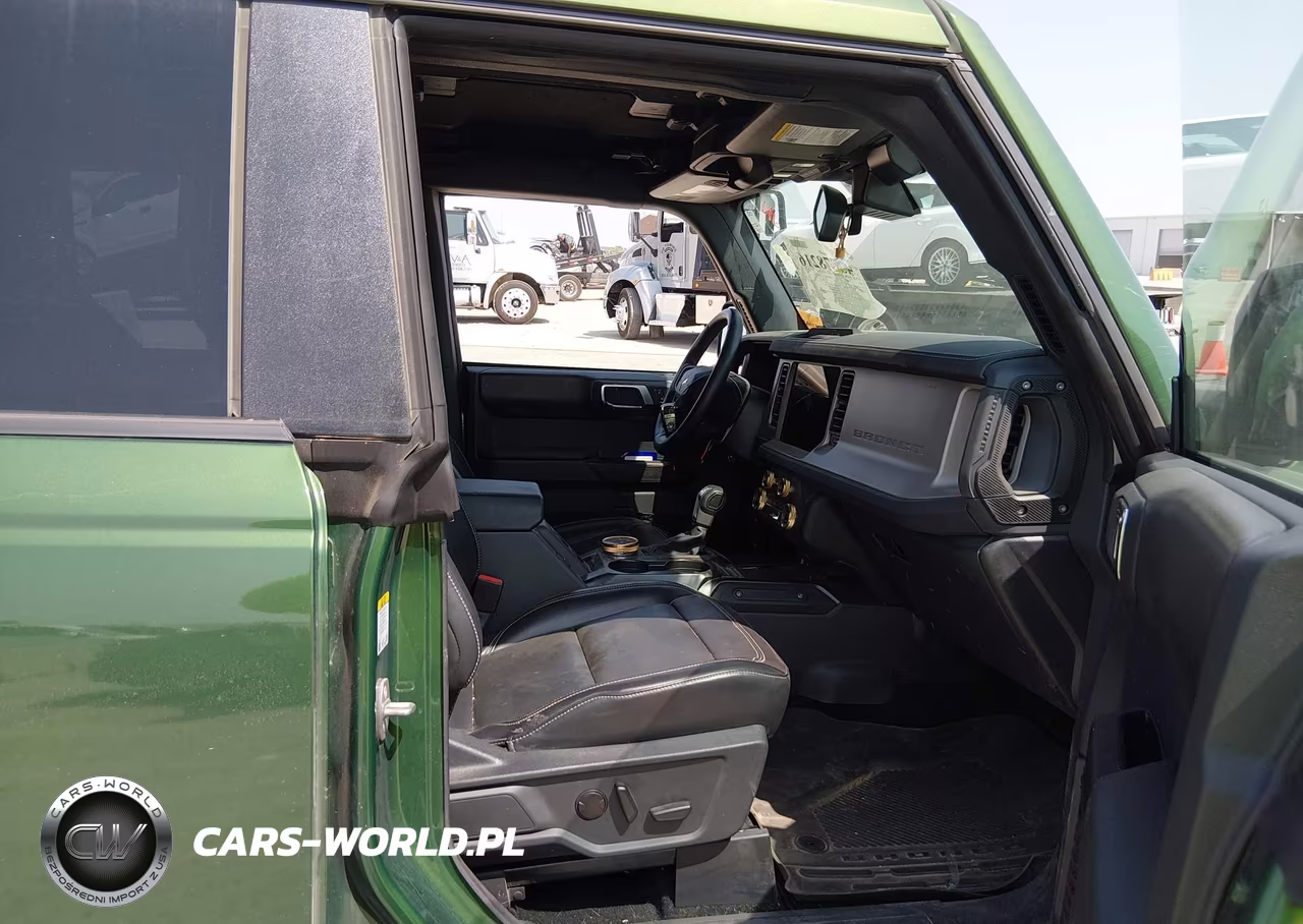 2025 Ford Bronco Outer Banks VIN:1FMEE8BP5SLB41272 - 5