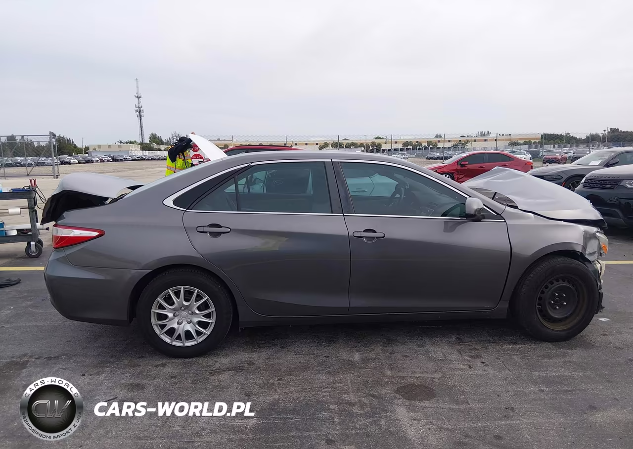 2017 Toyota Camry Le VIN:4T1BF1FKXHU743285 - 13