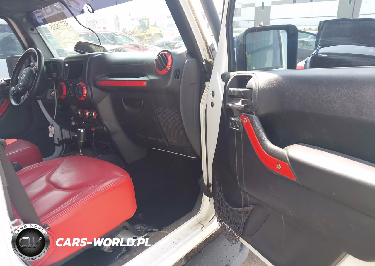 2015 Jeep Wrangler Unlimited Sport VIN:1C4BJWDG4FL545772 - 5
