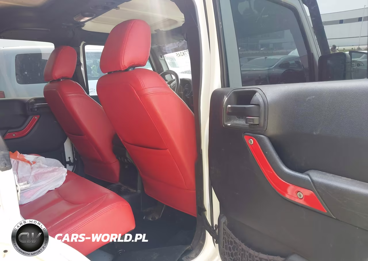 2015 Jeep Wrangler Unlimited Sport VIN:1C4BJWDG4FL545772 - 8
