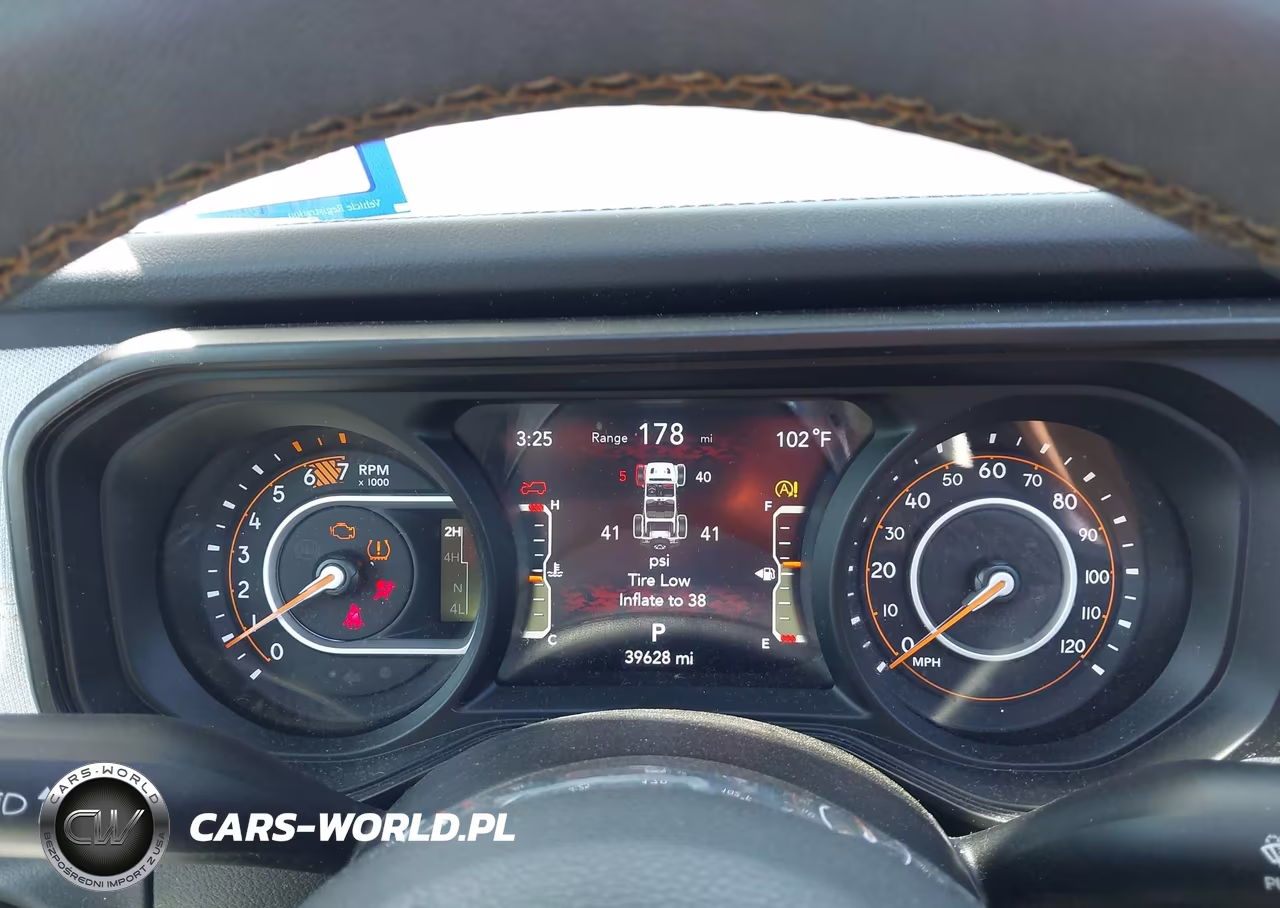 2024 Jeep Wrangler 4-Door Sahara 4X4 VIN:1C4PJXEN7RW111664 - 7