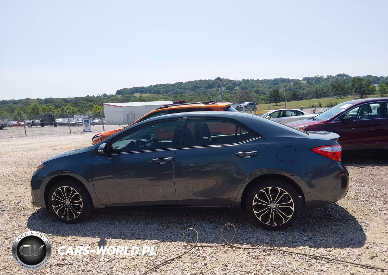 2015 Toyota Corolla S Plus VIN:5YFBURHEXFP330065 - 14