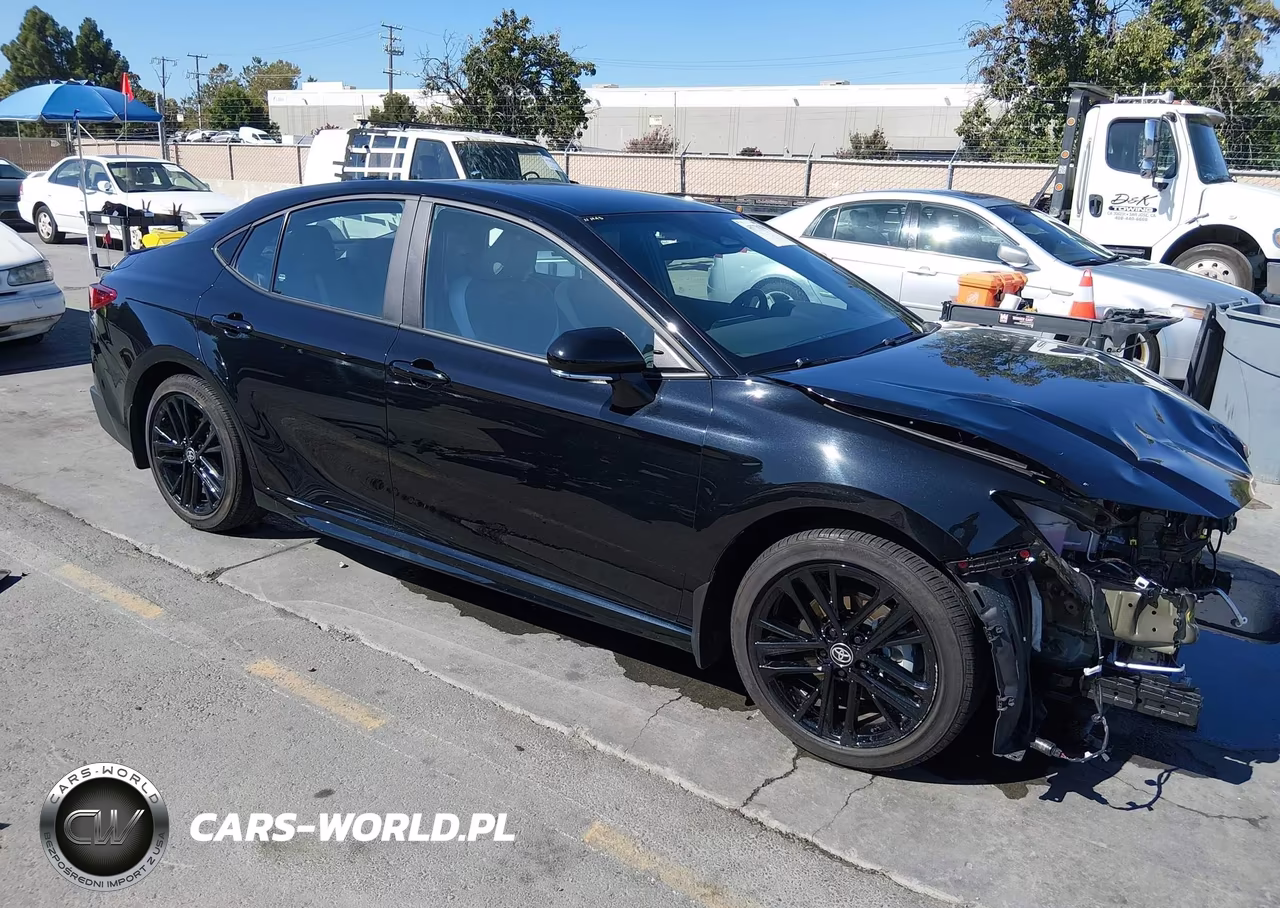 2025 Toyota Camry Se – zdjęcie 1 z 17