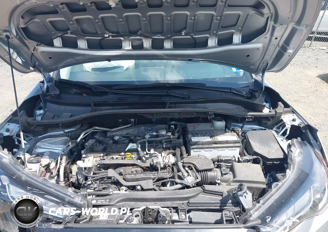 2025 Toyota Corolla Cross Le VIN:7MUCAABG3SV121881 - 10