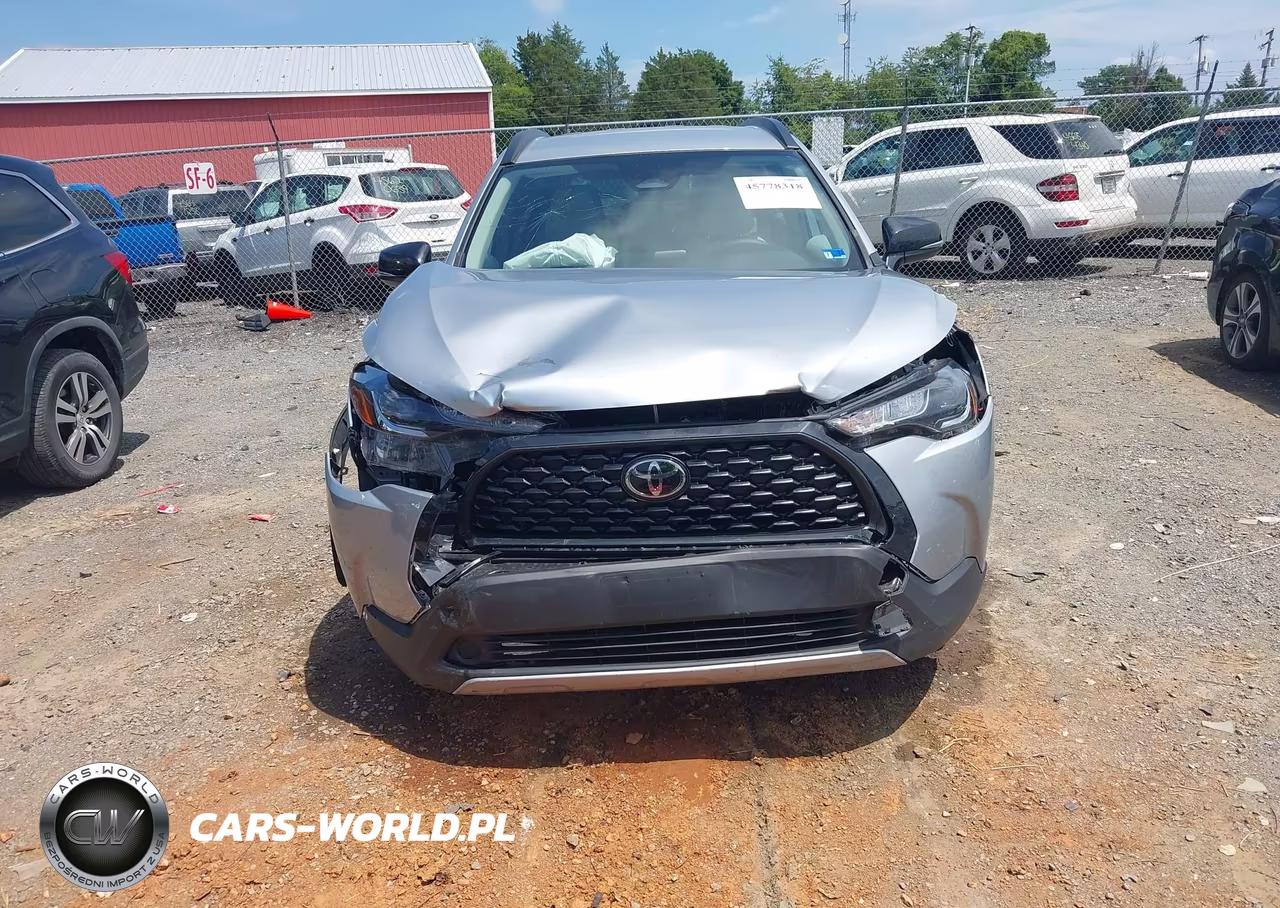 2025 Toyota Corolla Cross Le VIN:7MUCAABG3SV121881 - 12