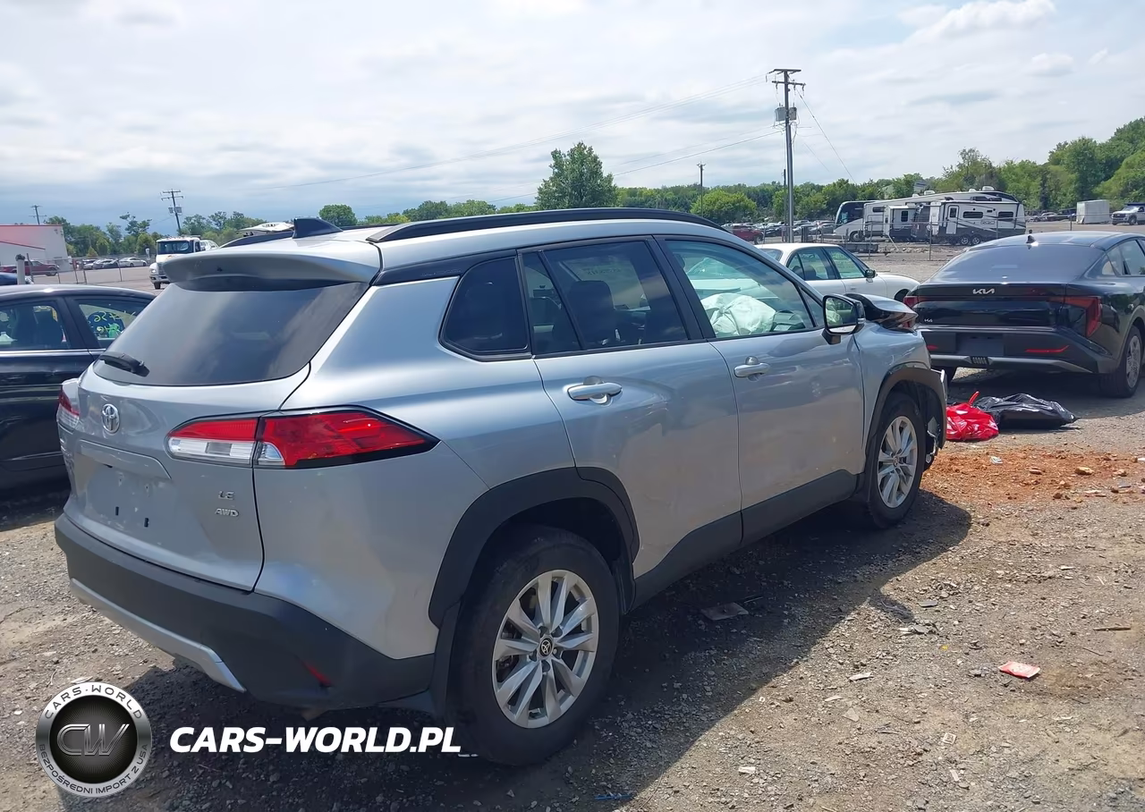 2025 Toyota Corolla Cross Le VIN:7MUCAABG3SV121881 - 4