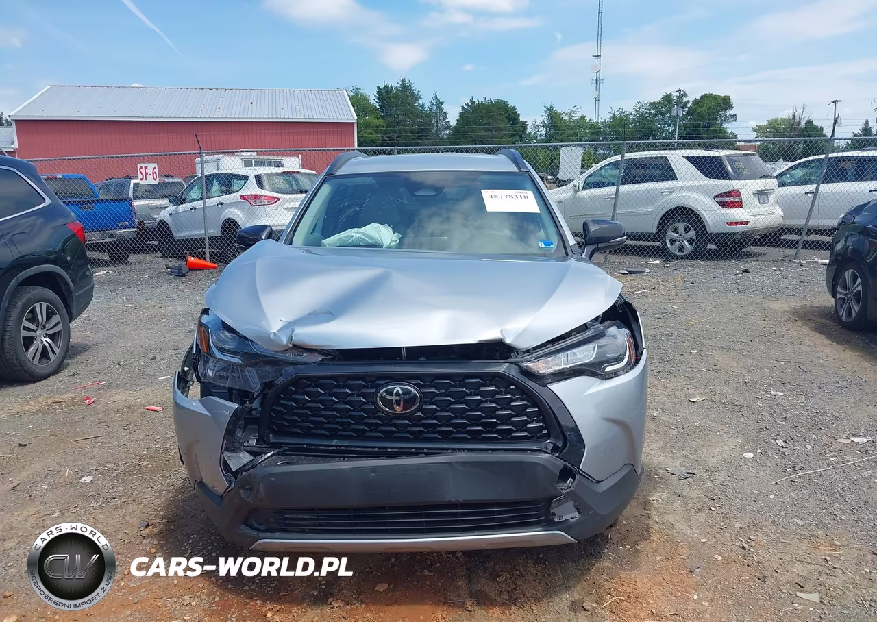 2025 Toyota Corolla Cross Le VIN:7MUCAABG3SV121881 - 6