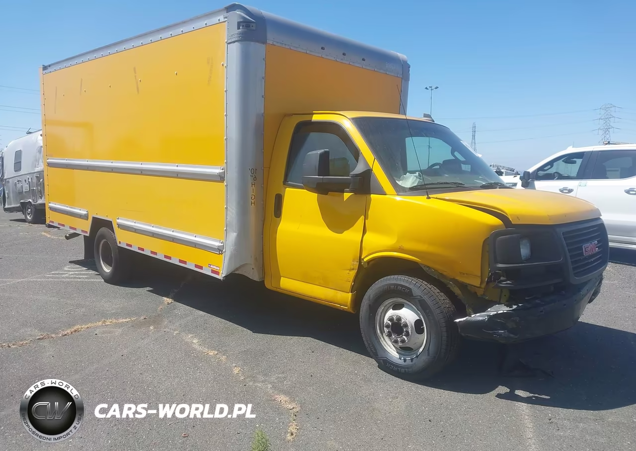 2017 GMC Savana Cutaway Work Van