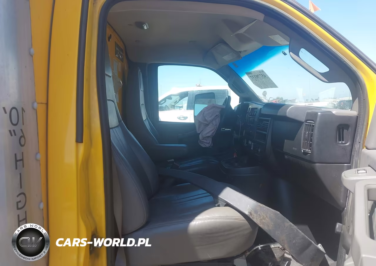 2017 GMC Savana Cutaway Work Van VIN:1GD37TCG7H1902794 - 7