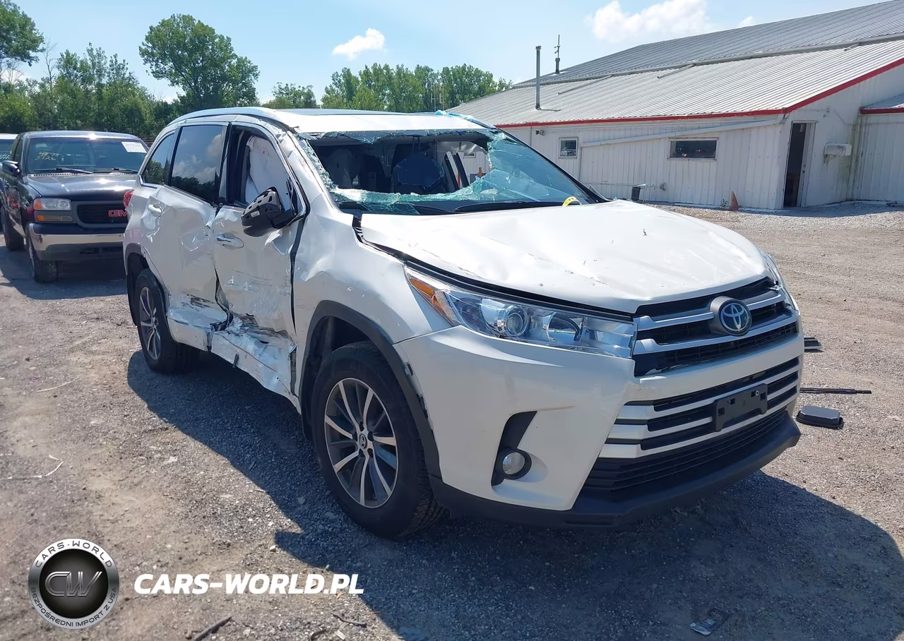 2018 Toyota Highlander Xle VIN:5TDJZRFH0JS556707 - 1