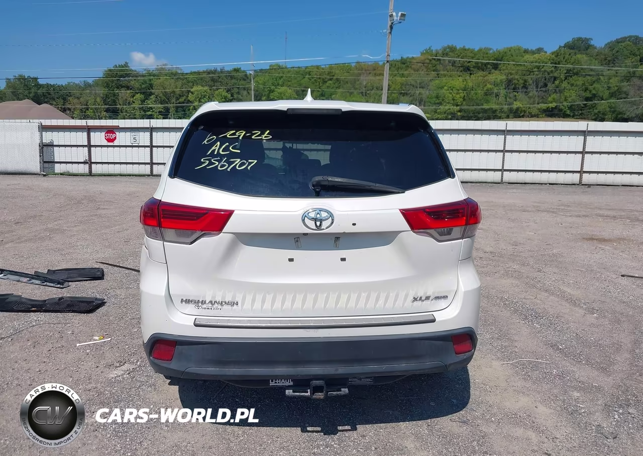 2018 Toyota Highlander Xle VIN:5TDJZRFH0JS556707 - 17