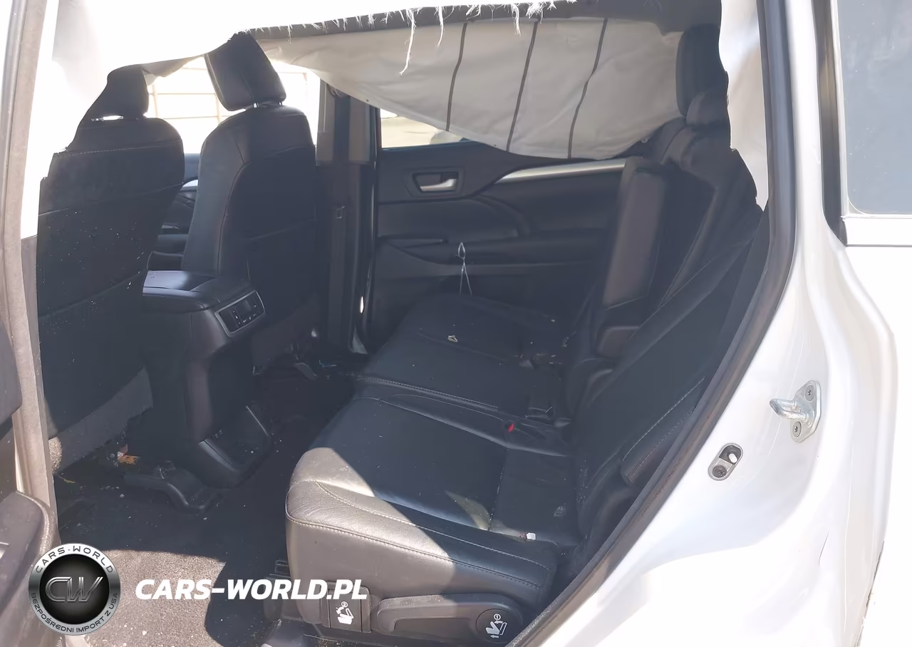 2018 Toyota Highlander Xle VIN:5TDJZRFH0JS556707 - 8
