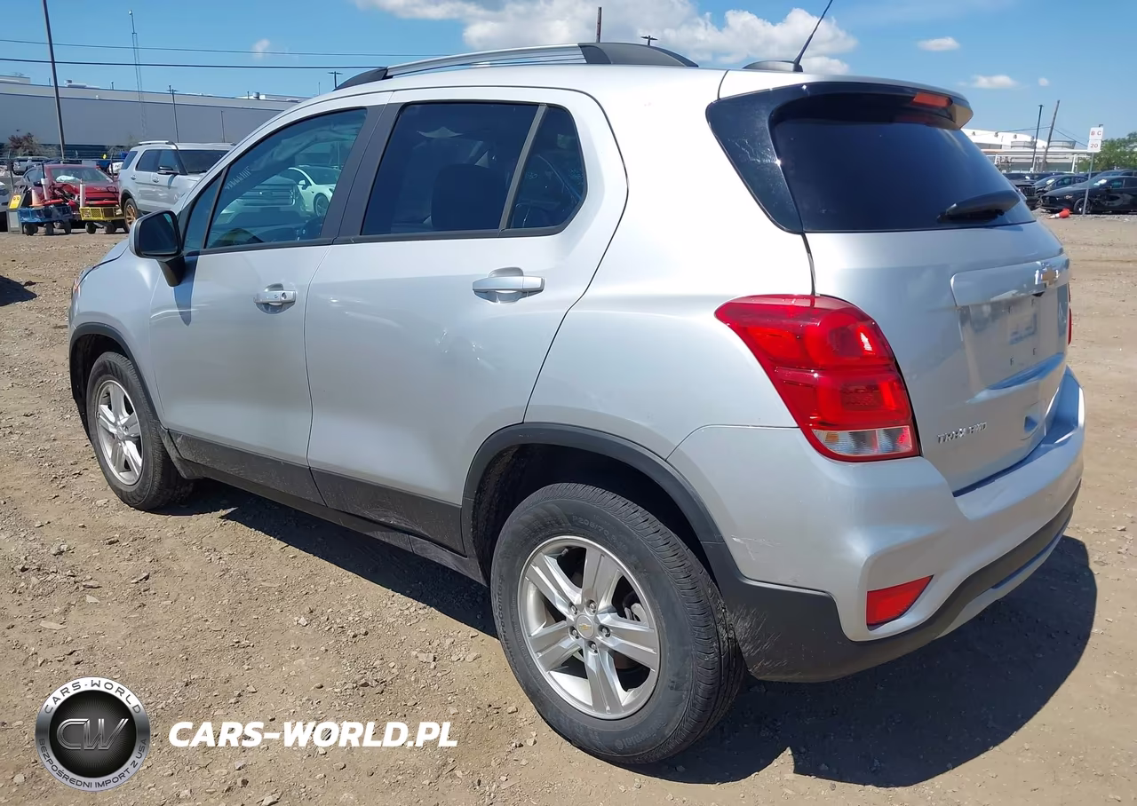 2022 Chevrolet Trax Awd Lt VIN:KL7CJPSM5NB558390 - 3