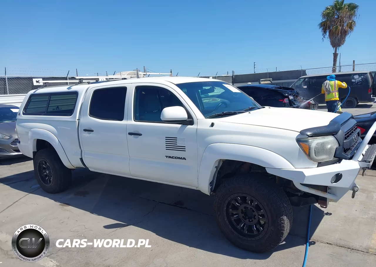 2015 Toyota Tacoma Base V6 VIN:3TMMU4FN2FM078236 - 13