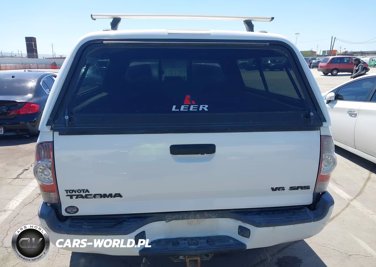 2015 Toyota Tacoma Base V6 VIN:3TMMU4FN2FM078236 - 16