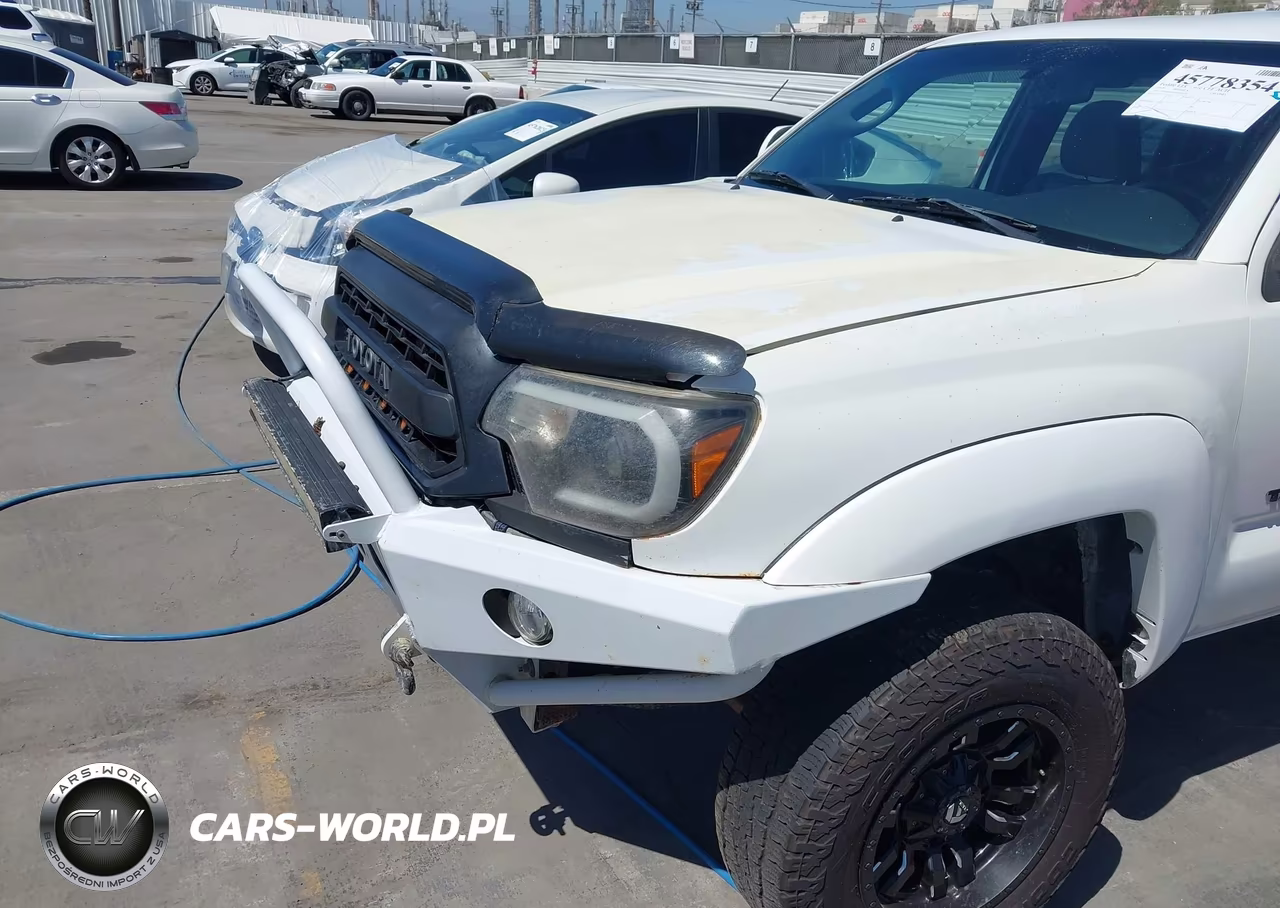 2015 Toyota Tacoma Base V6 VIN:3TMMU4FN2FM078236 - 6