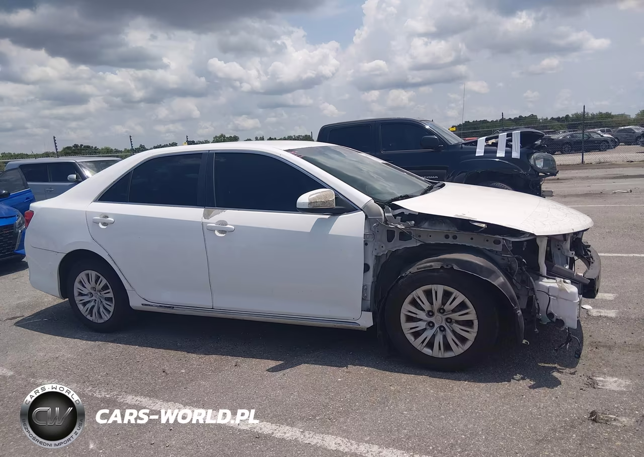 2014 Toyota Camry Le VIN:4T4BF1FK3ER410377 - 13