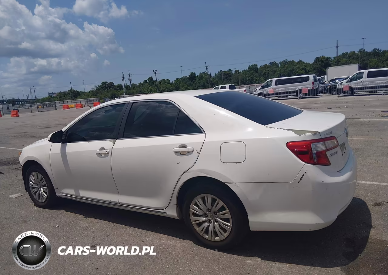 2014 Toyota Camry Le VIN:4T4BF1FK3ER410377 - 14