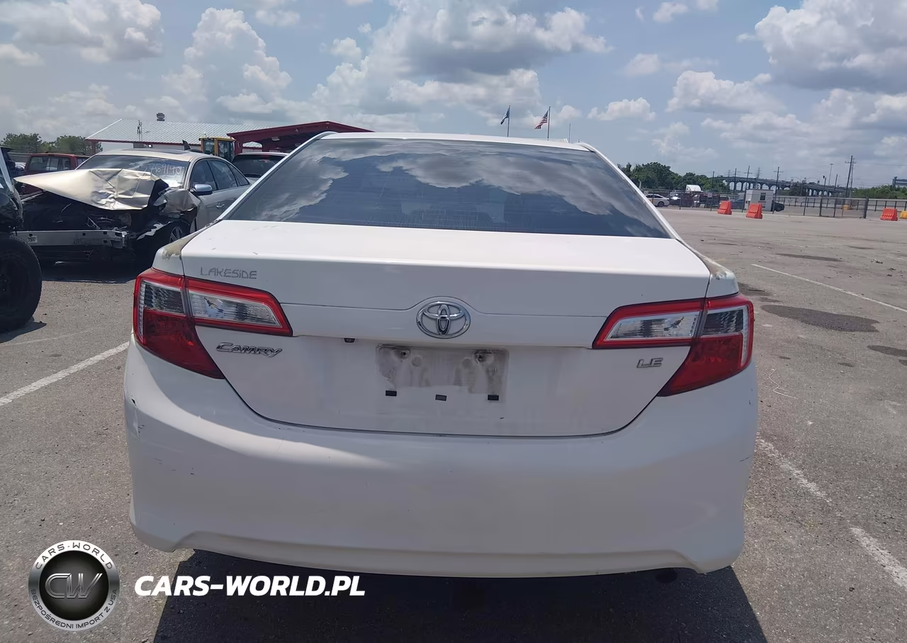 2014 Toyota Camry Le VIN:4T4BF1FK3ER410377 - 16