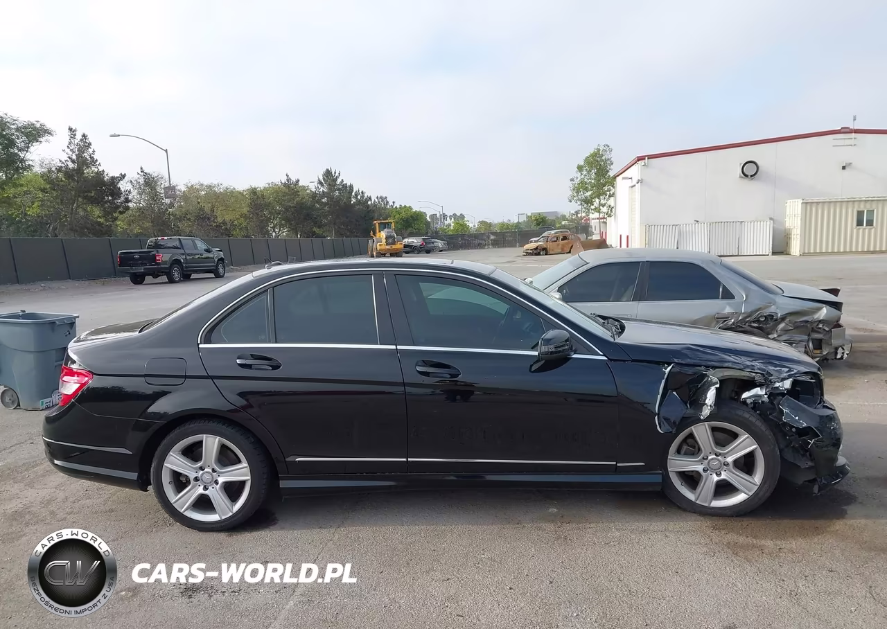 2011 Mercedes-Benz C 300 Sport VIN:WDDGF5EB0BF630465 - 13