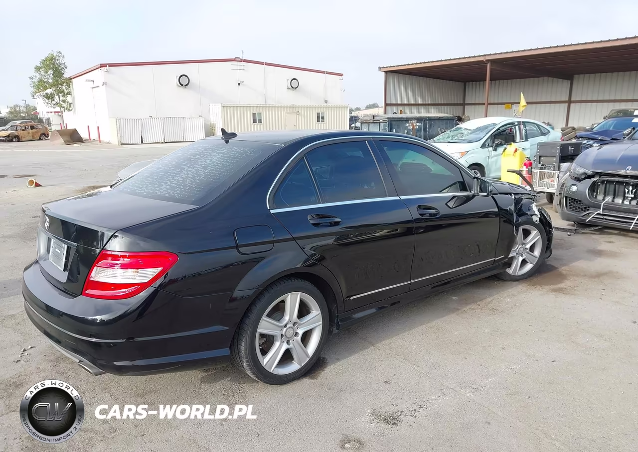 2011 Mercedes-Benz C 300 Sport VIN:WDDGF5EB0BF630465 - 4