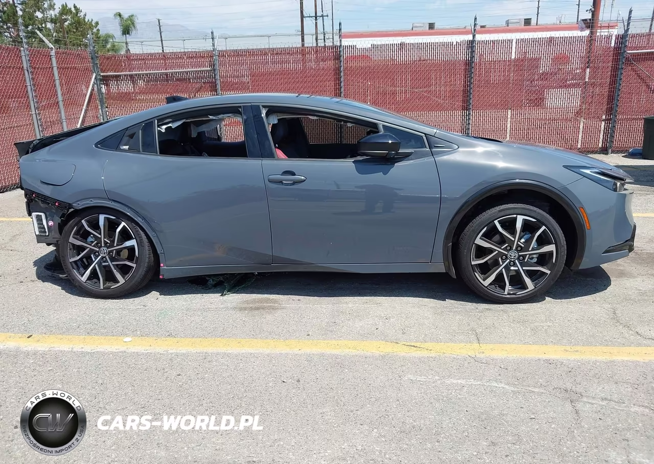 2026 Toyota Prius Plug-In Hybrid Xse VIN:JTDACACU1T3060792 - 13