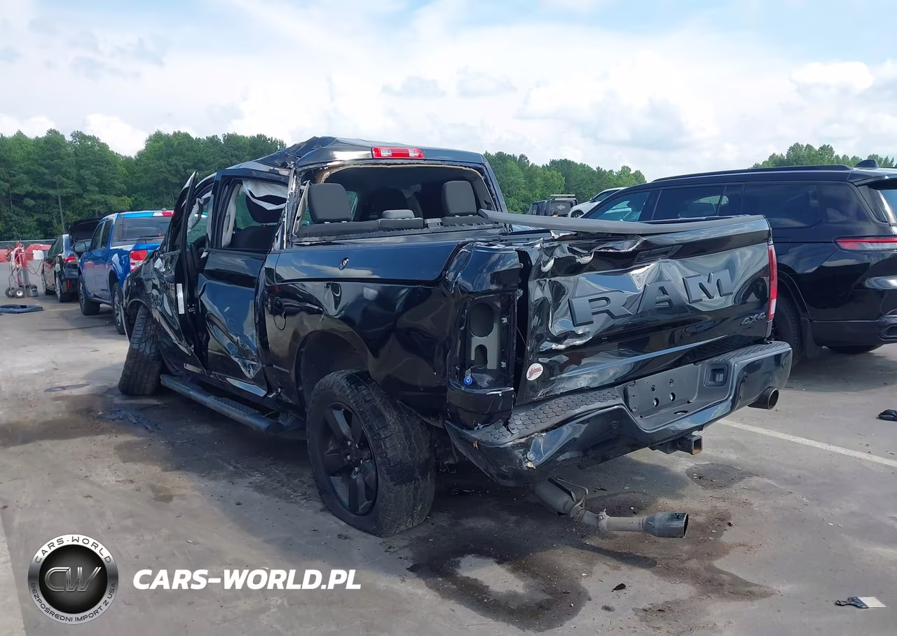 2022 Ram 1500 Classic Express 4X4 5'7 Box VIN:1C6RR7KT7NS153376 - 3