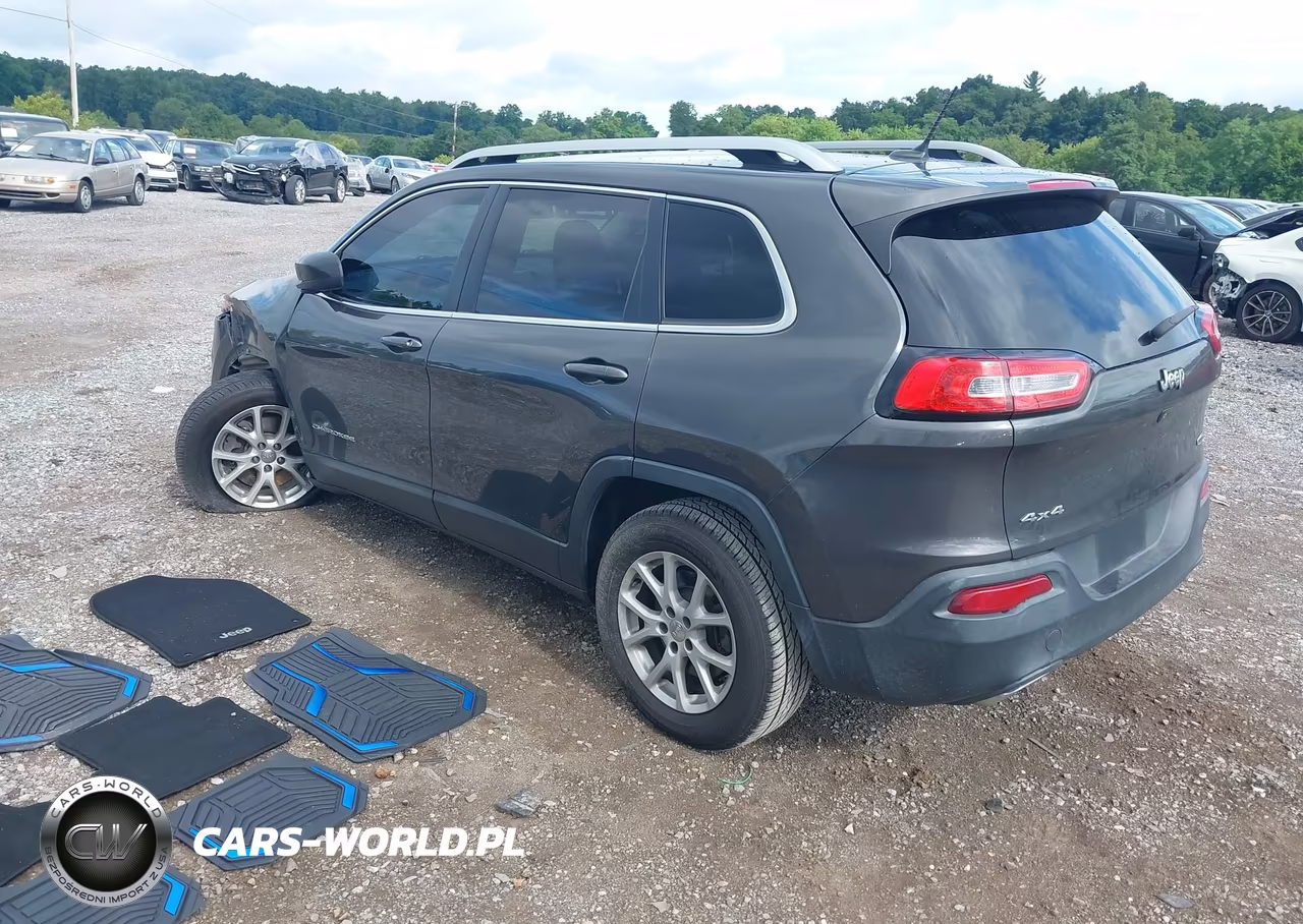 2015 Jeep Cherokee Latitude VIN:1C4PJMCS6FW588654 - 3