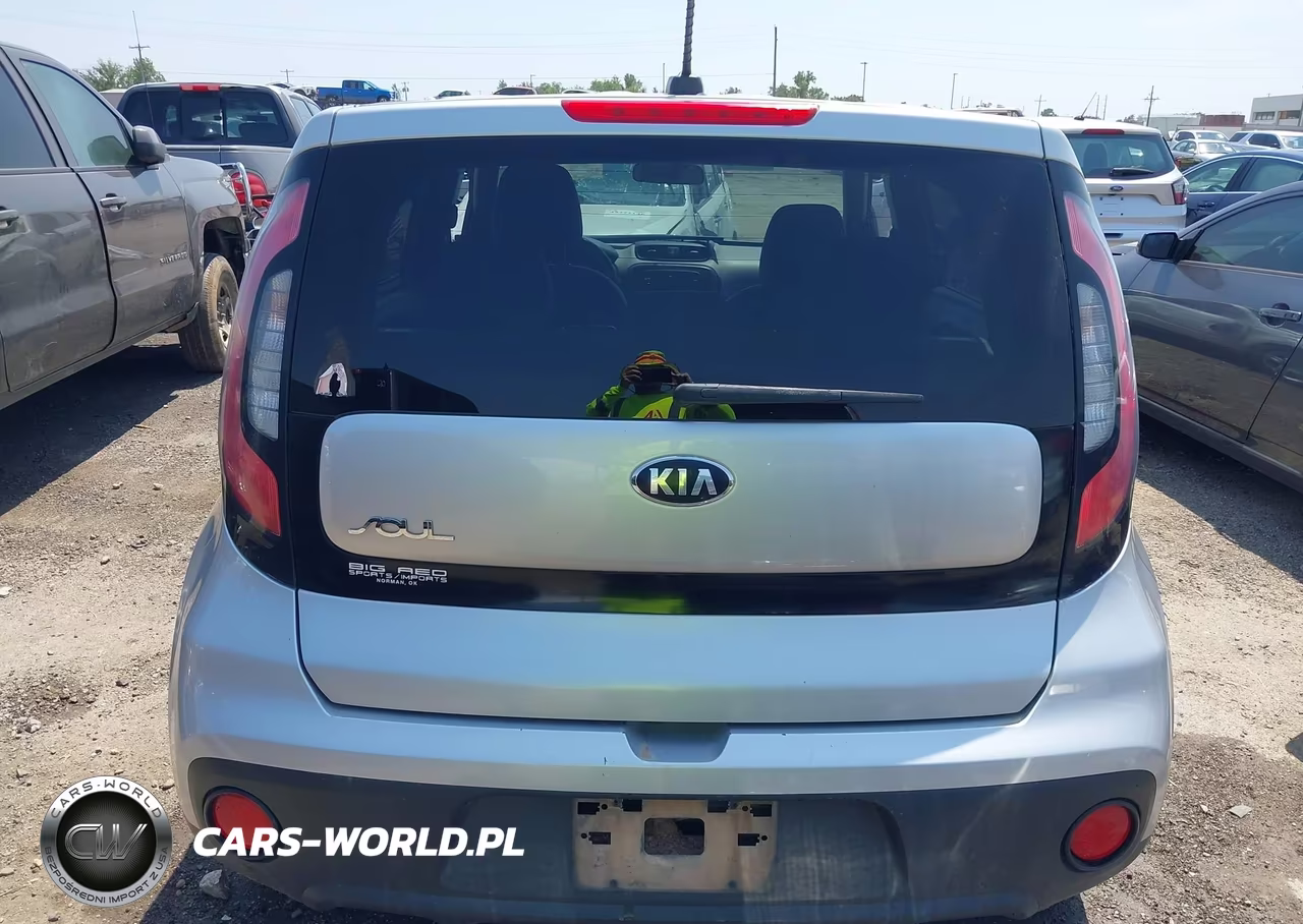 2018 Kia Soul VIN:KNDJN2A22J7602201 - 17