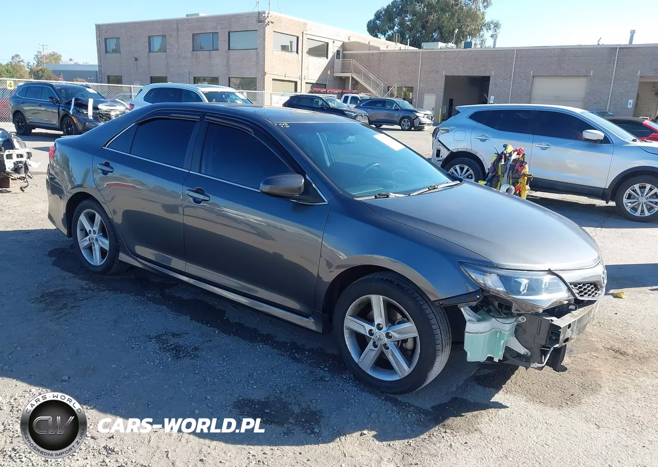 2012 Toyota Camry Se – zdjęcie 1 z 17
