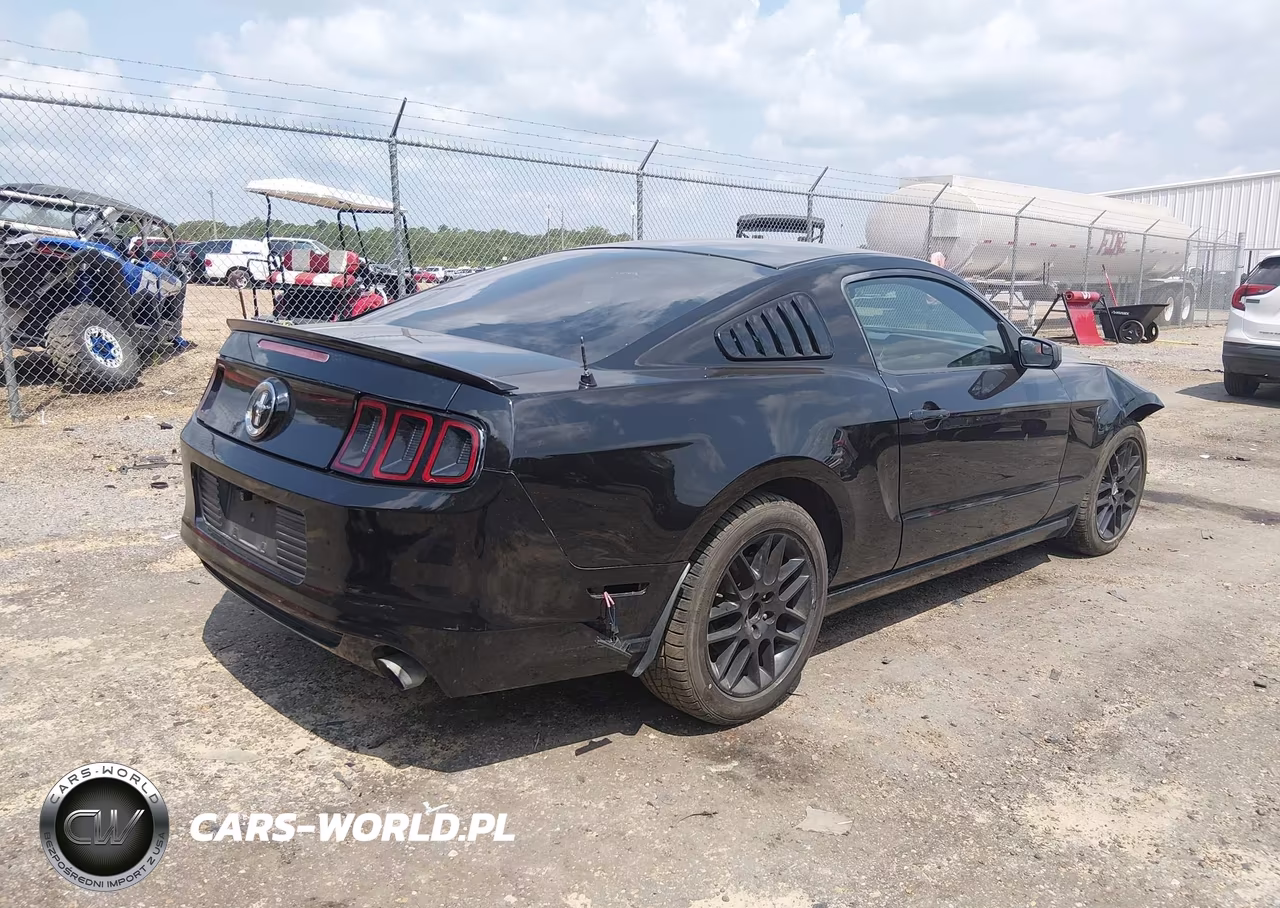 2014 Ford Mustang V6 VIN:1ZVBP8AM7E5288014 - 4