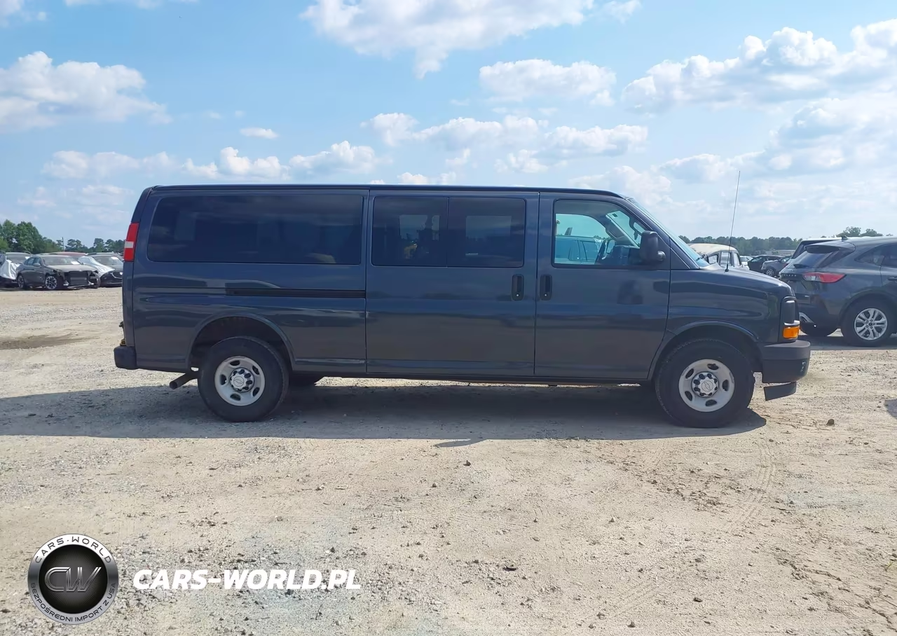 2017 Chevrolet Express 3500 Ls VIN:1GAZGNFG6H1293065 - 18