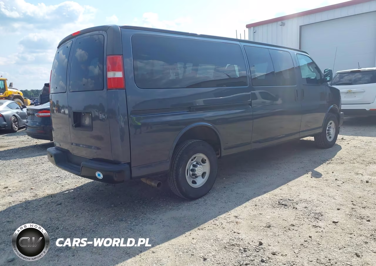 2017 Chevrolet Express 3500 Ls VIN:1GAZGNFG6H1293065 - 4