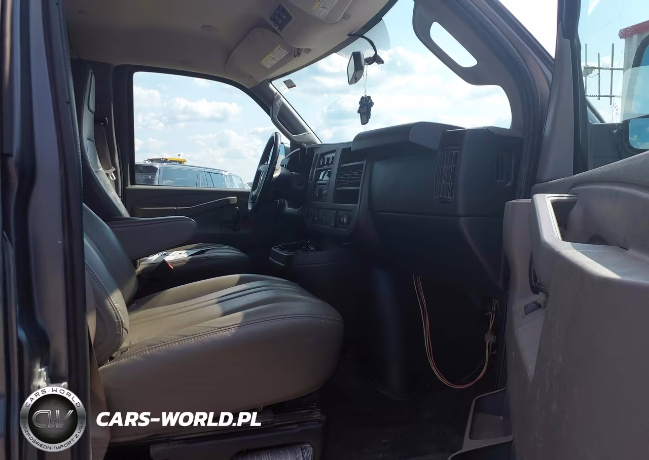 2017 Chevrolet Express 3500 Ls VIN:1GAZGNFG6H1293065 - 5