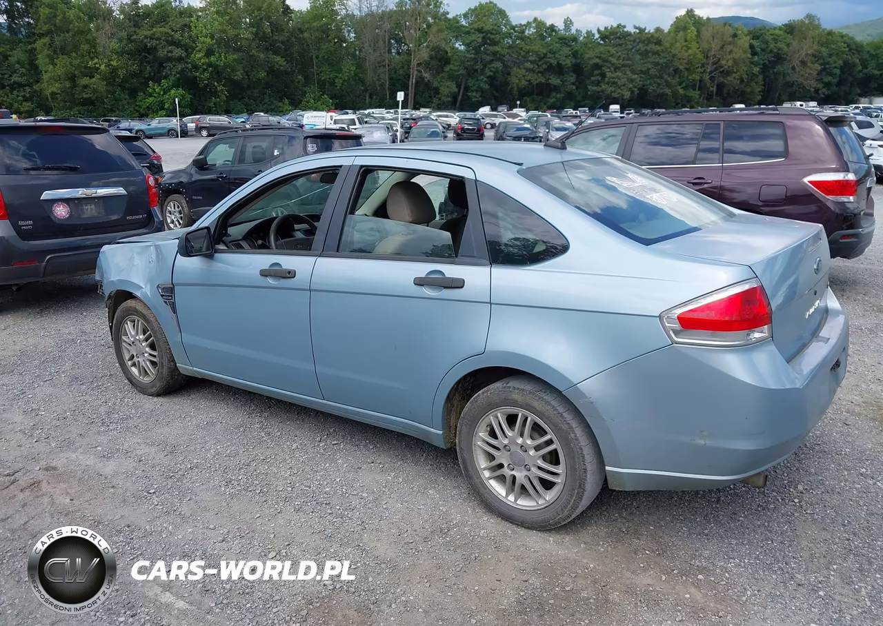 2008 Ford Focus Se VIN:1FAHP35N58W170664 - 3