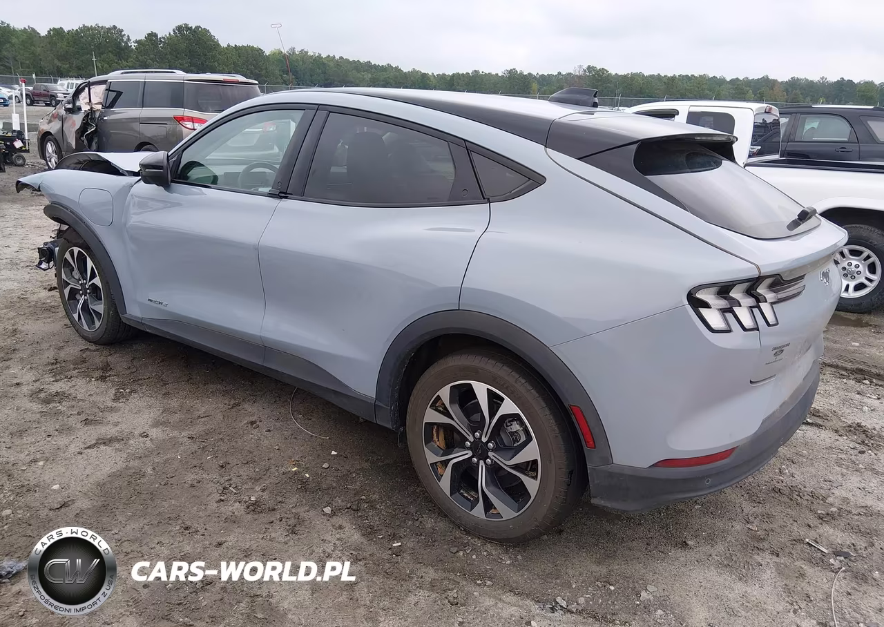 2025 Ford Mustang Mach-E Select VIN:3FMTK1R44SMA15826 - 3