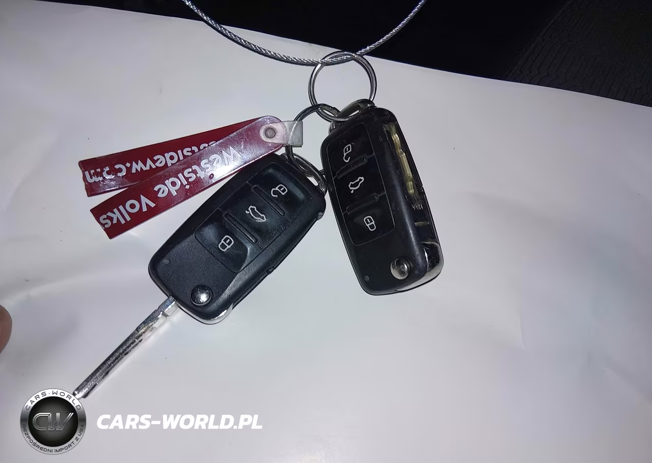 2014 Volkswagen Beetle 2.5L Entry VIN:3VWFP7AT2EM625573 - 11